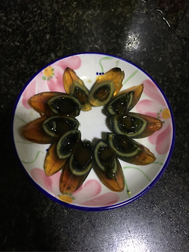 凉拌皮蛋