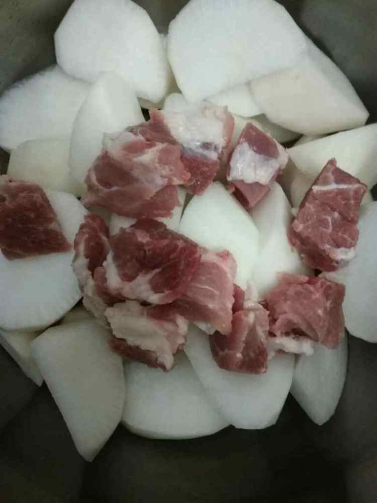 萝卜瘦肉汤