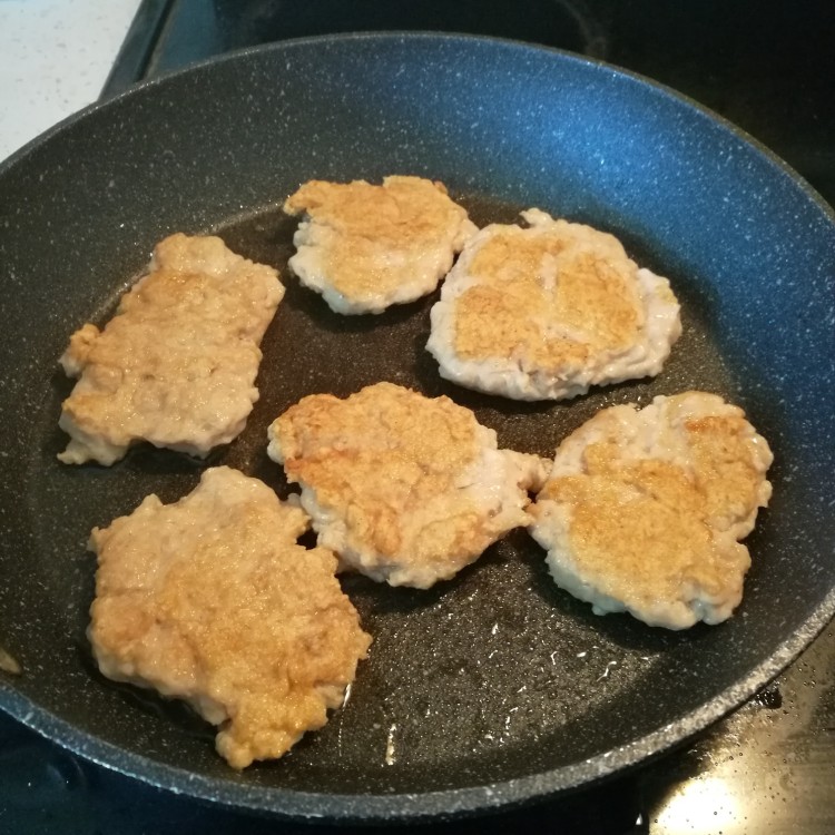 煎鸡肉饼