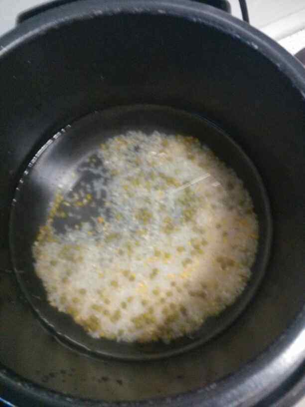 玉米渣绿豆粥