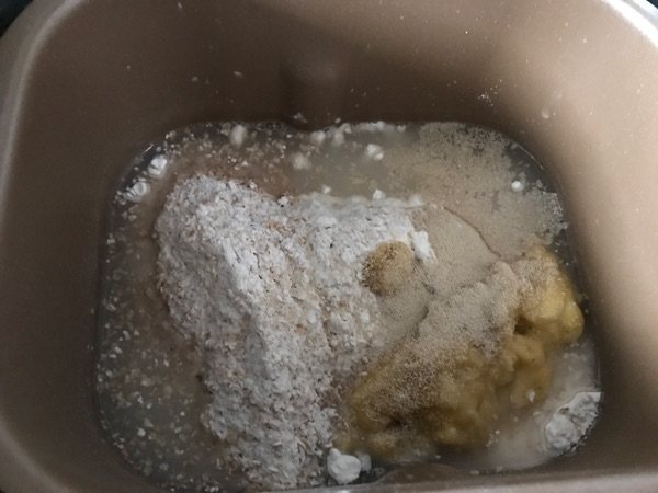 全麦坚果果干软欧