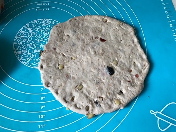 全麦坚果果干软欧