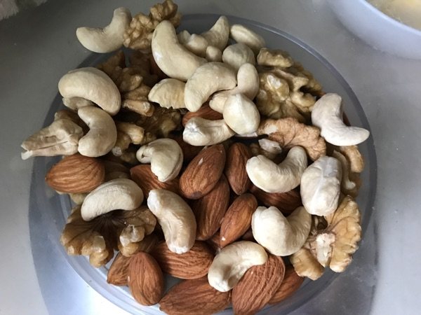 全麦坚果果干软欧