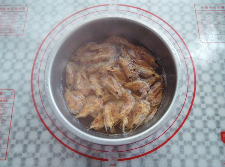 黄金干虾什锦披萨