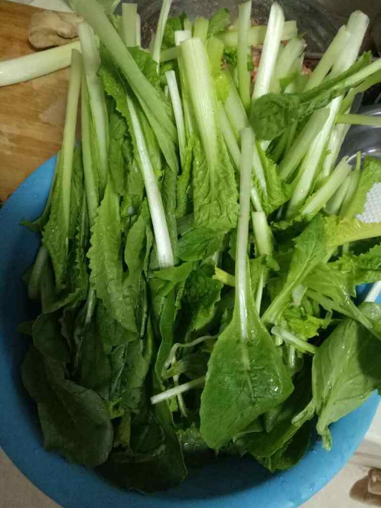 小白菜汆丸子