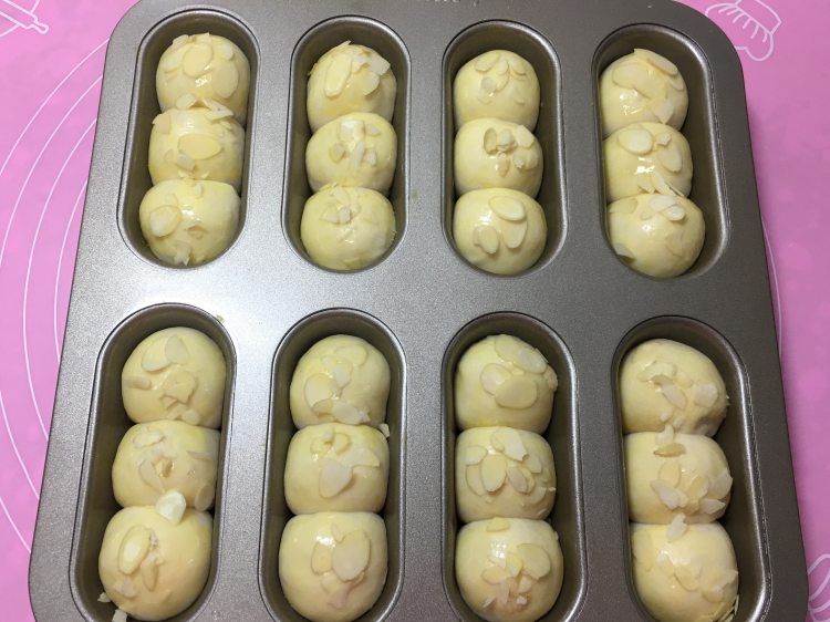 杏仁片面包