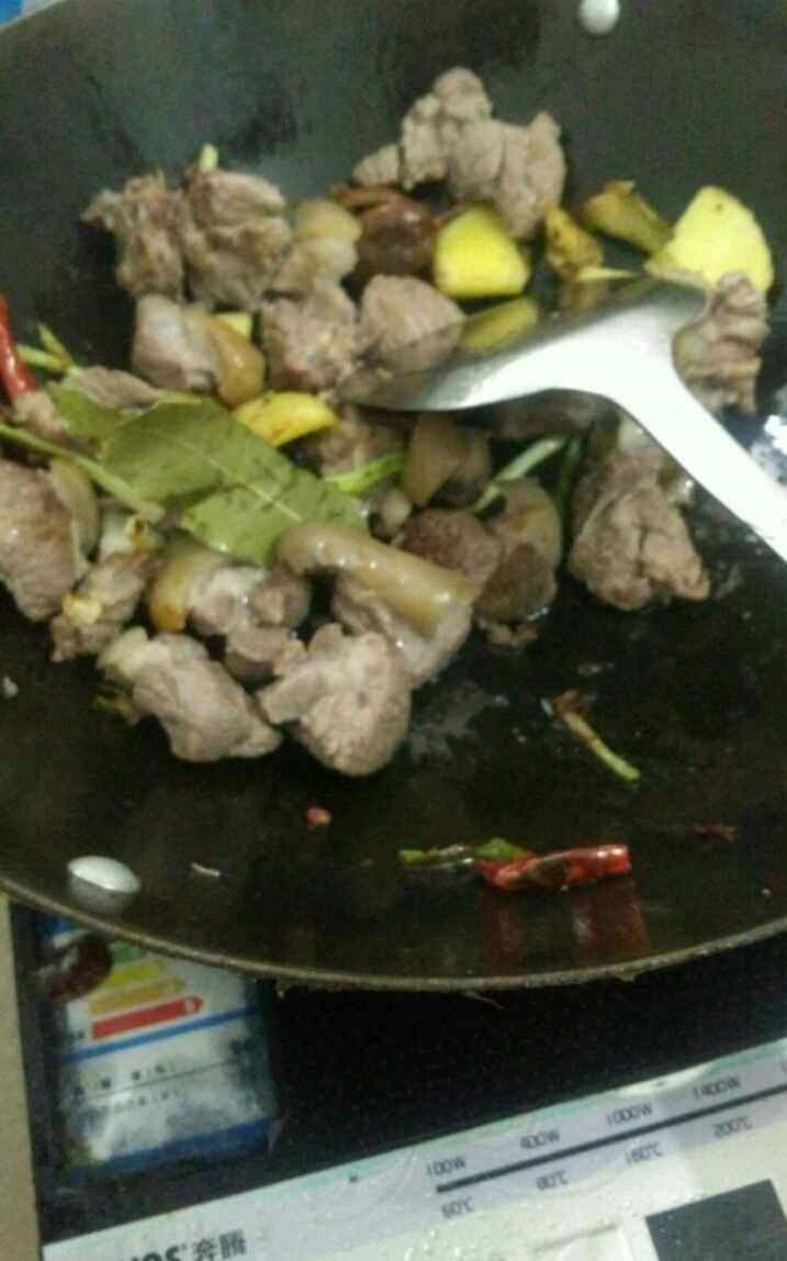 炖羊肉