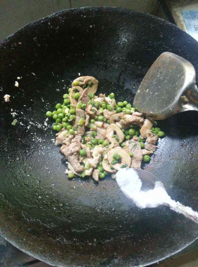 豌豆肉丝炒素鸡