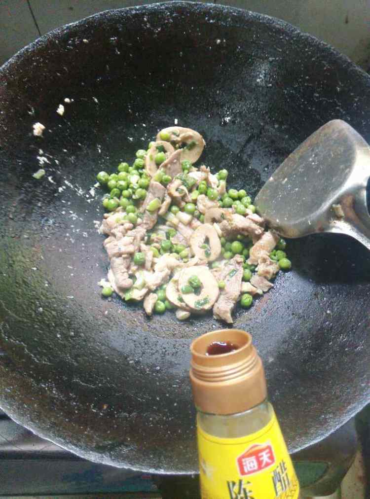 豌豆肉丝炒素鸡