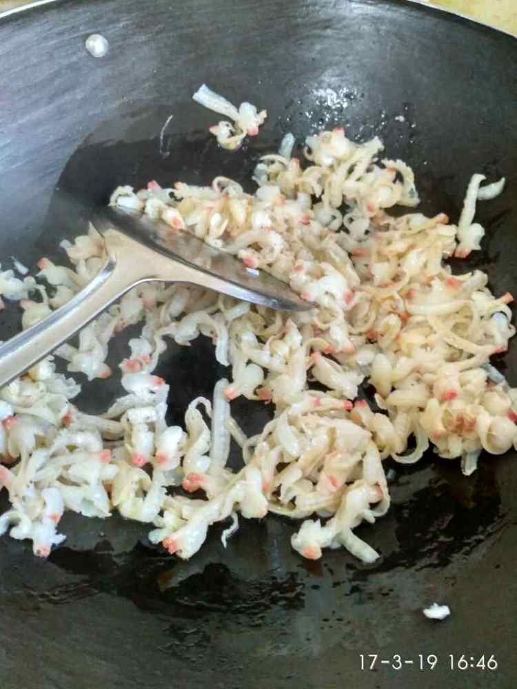 韭菜炒干贝边