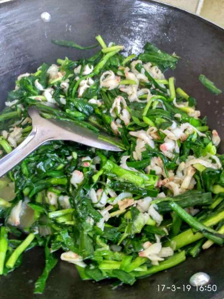 韭菜炒干贝边