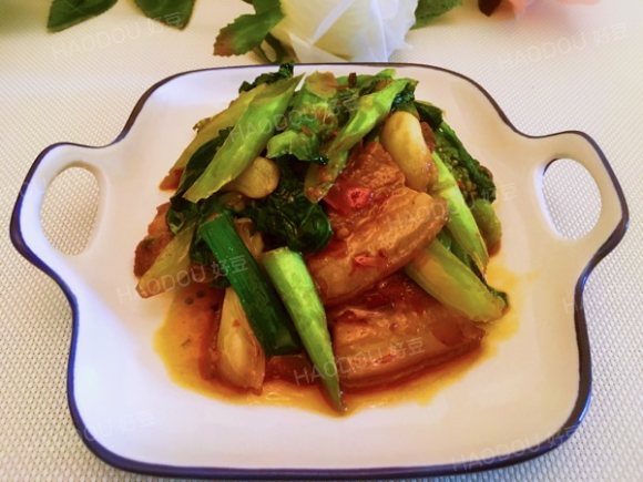 白菜苔炒回锅肉