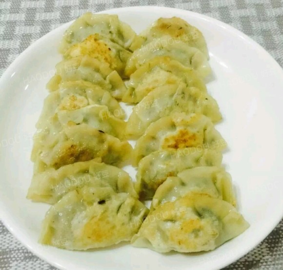 煎饺子