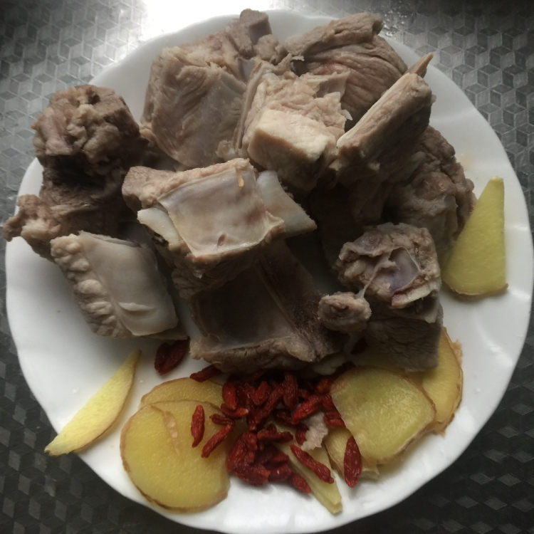 江南时令美食“腌笃鲜