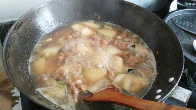 酥肉炖青冬瓜