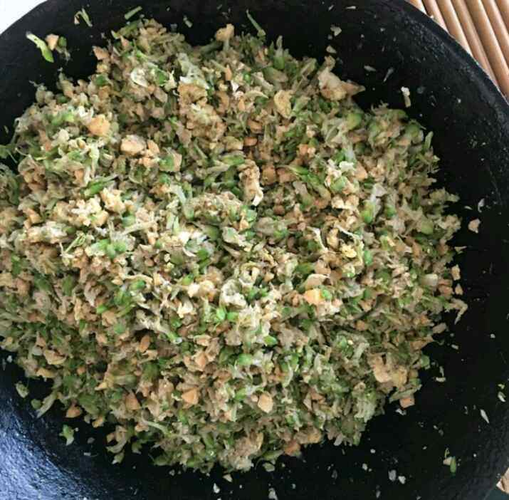 槐花鸡蛋饺子