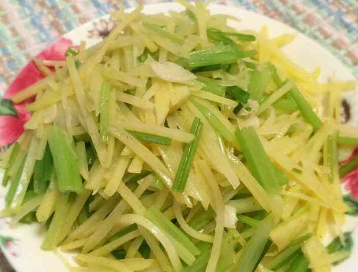 芹菜炒土豆