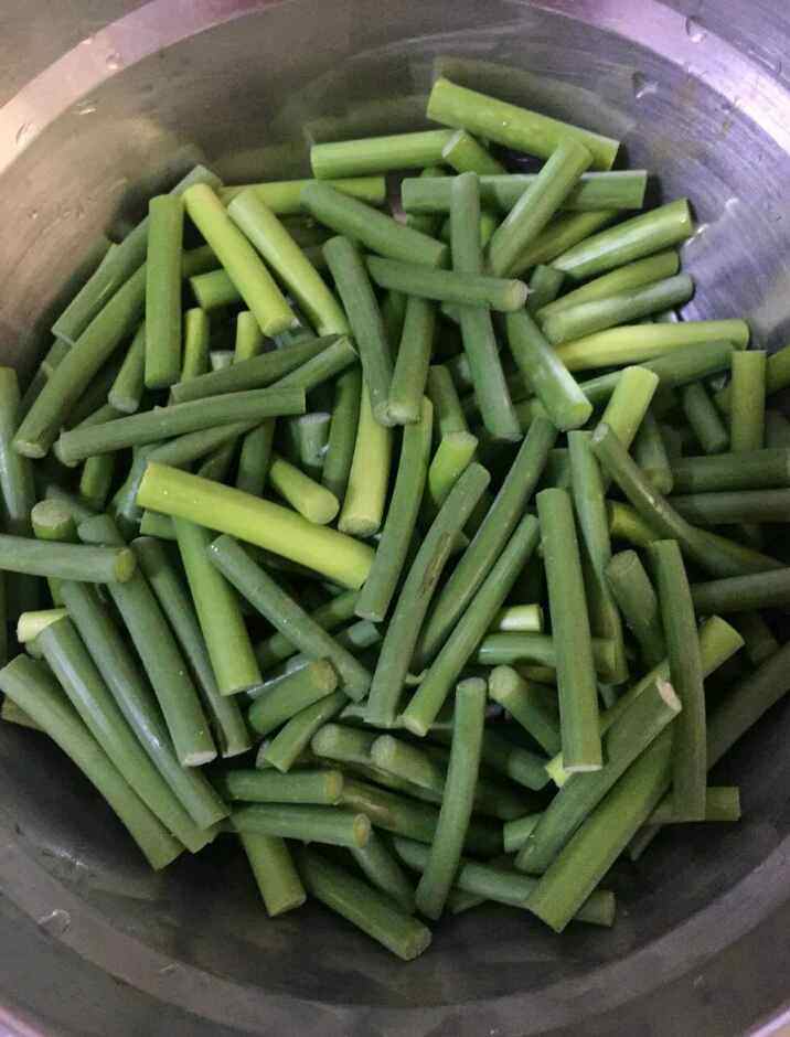 肉丝蒜苔