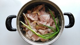 小排荠菜汤