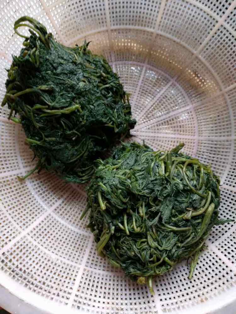 炸艾叶团