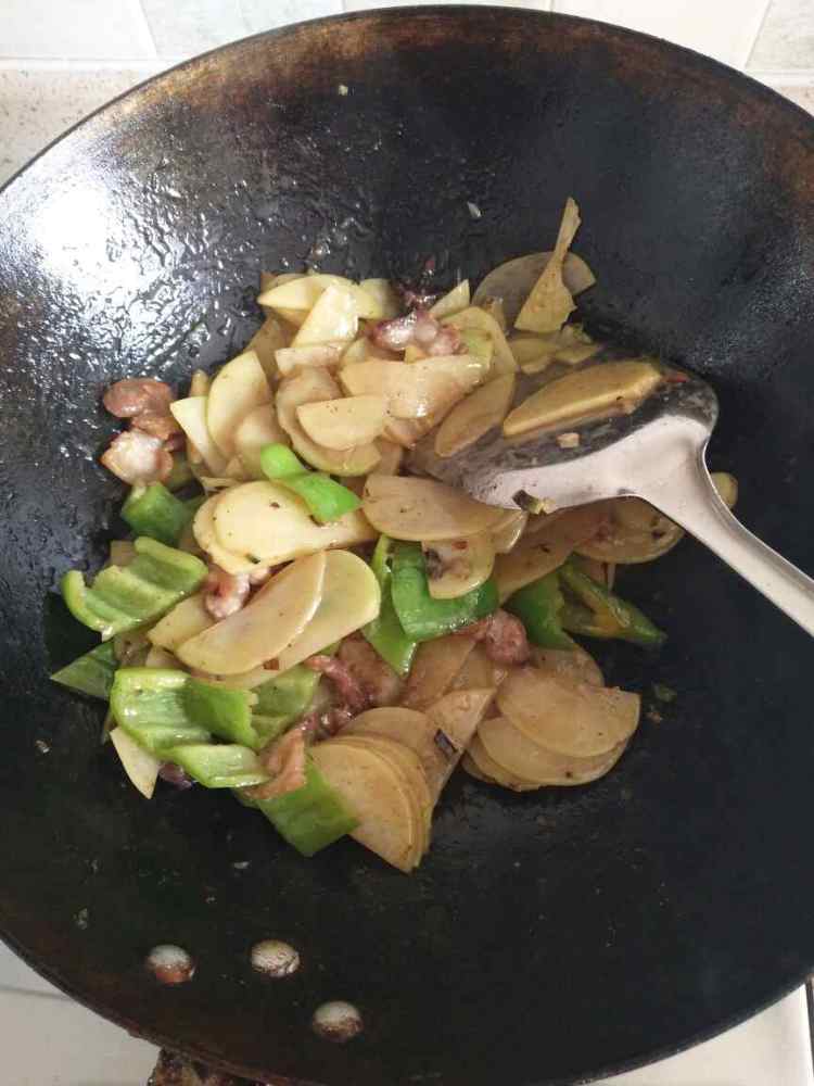 土豆片炒肉