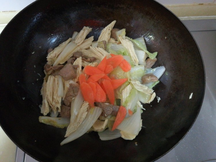 白菜腐竹炒肉