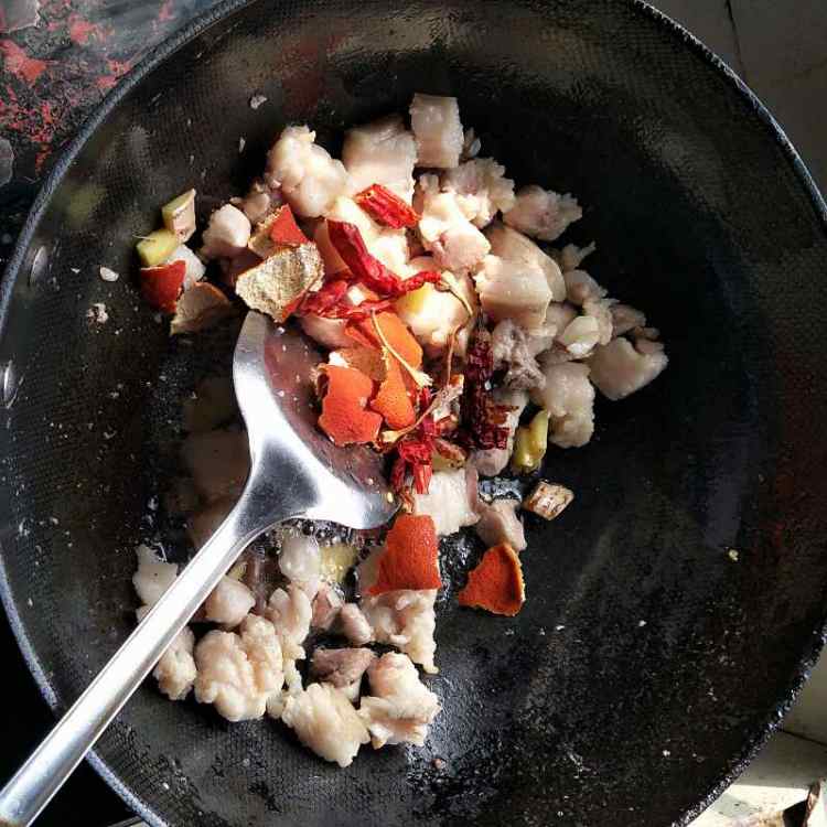 萝卜干烧肉