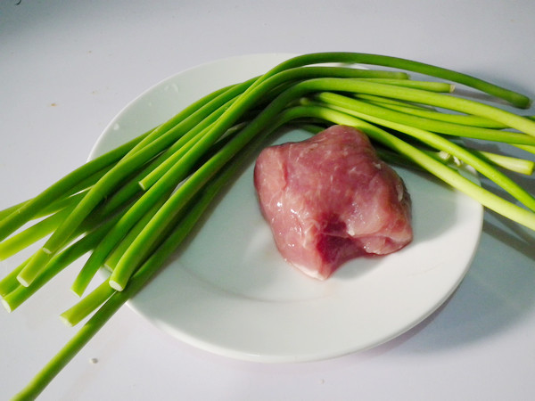 肉丝蒜薹