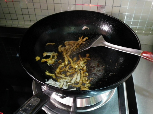 肉丝蒜薹