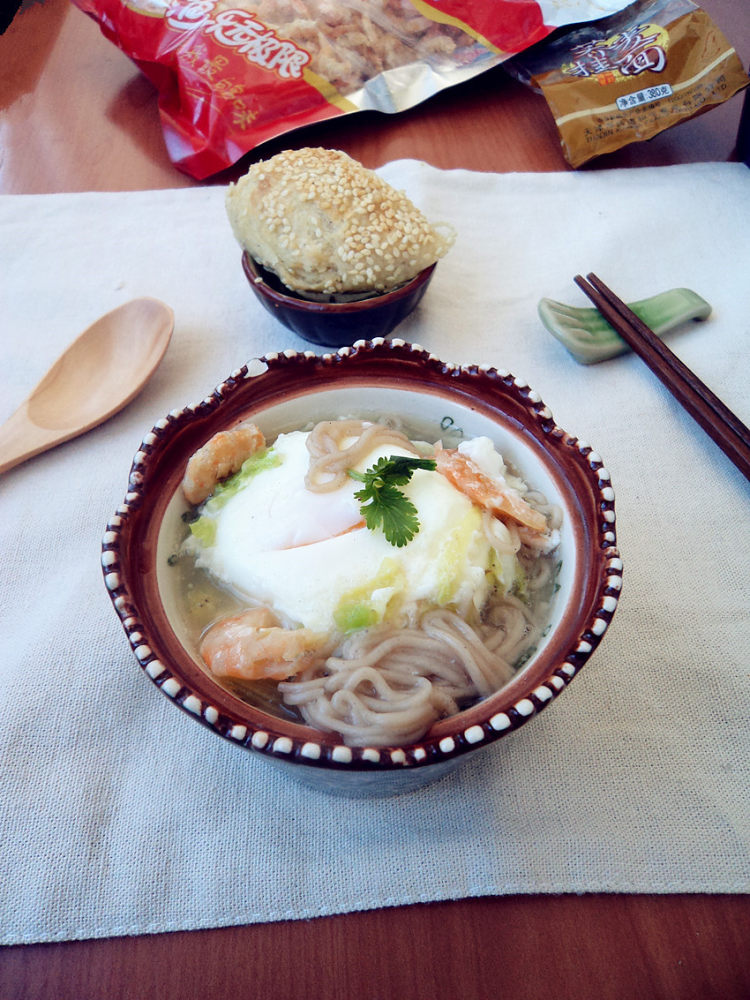 鸡蛋荞麦面汤