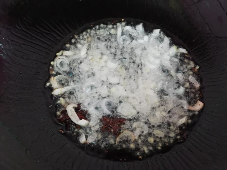 茄子肉丁卤面