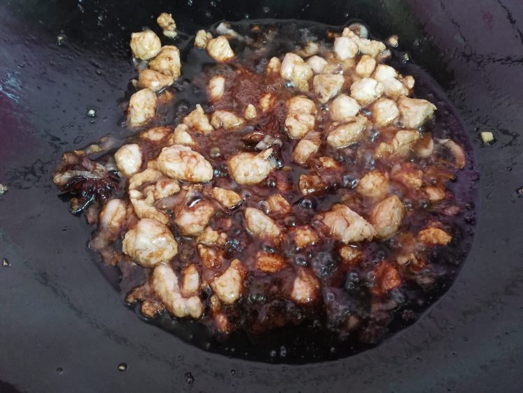 茄子肉丁卤面