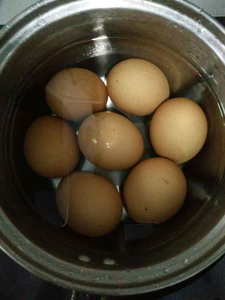肉夹馍中的卤鸡蛋