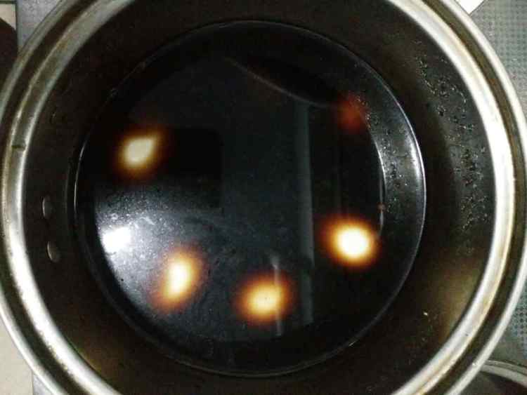 肉夹馍中的卤鸡蛋