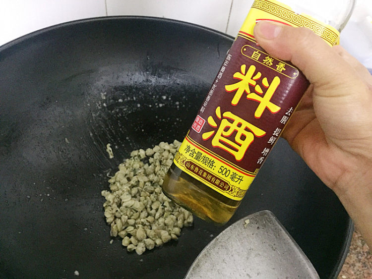 韭菜花炒蚬肉