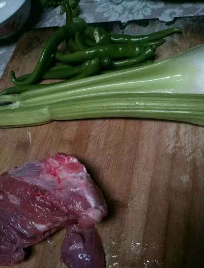 芹菜炒肉