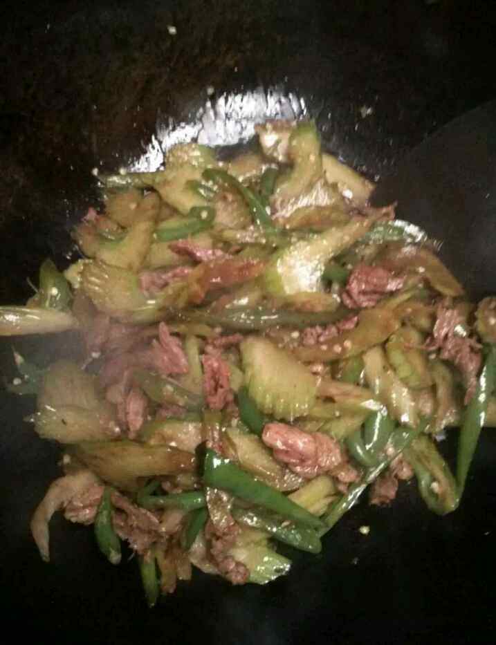 芹菜炒肉