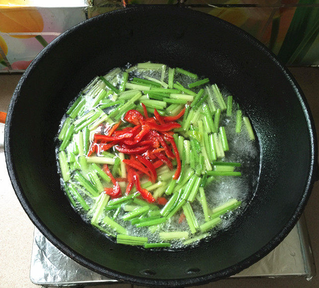 香芹拌鸡蛋干