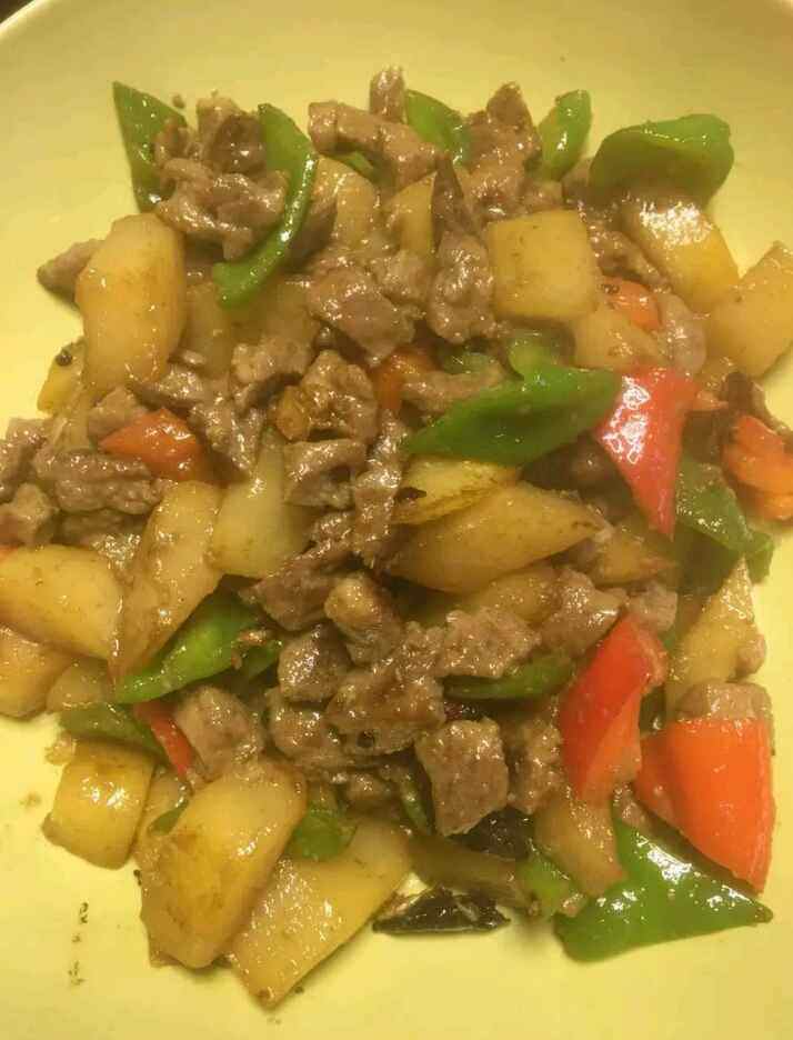 土豆炒肉块