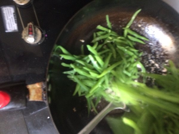 豆角炒肉丝
