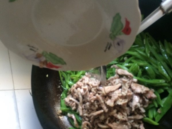 豆角炒肉丝
