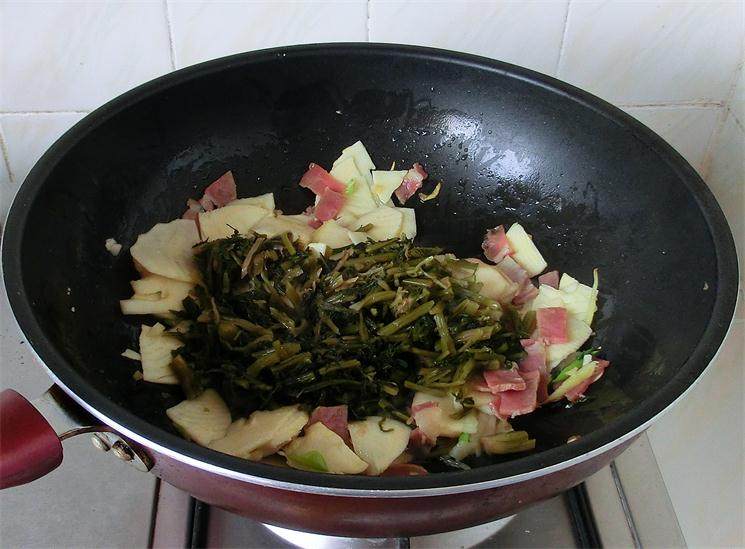 鲜笋雪菜炒腊肉