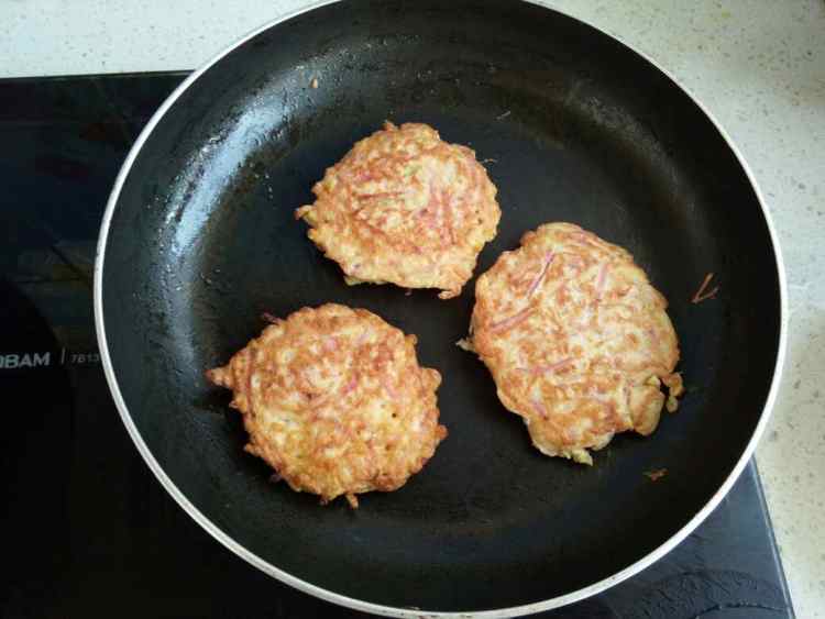 萝卜丝鲜虾鸡蛋饼