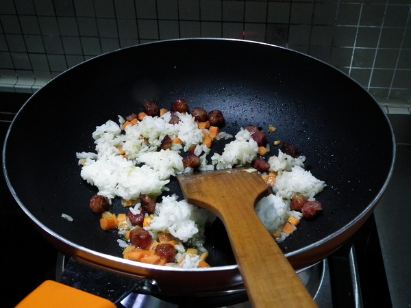 菠萝香肠炒饭