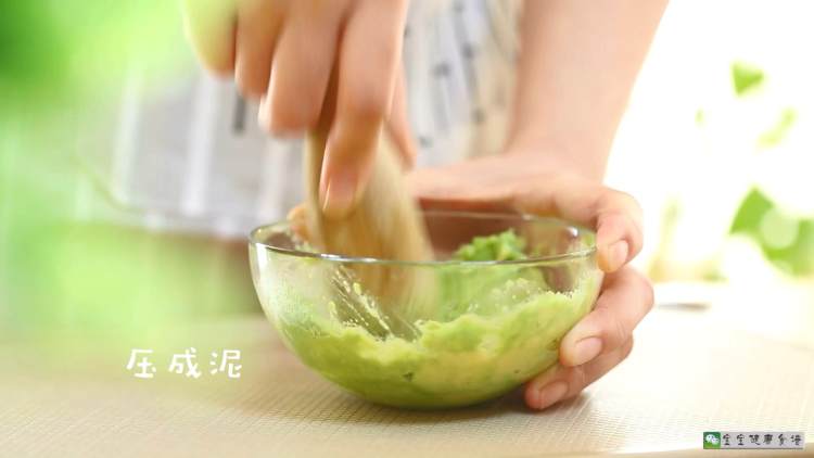 牛油果香蕉卷