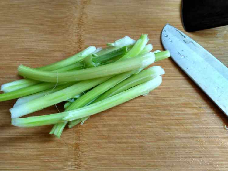 油菜杆炒豆腐