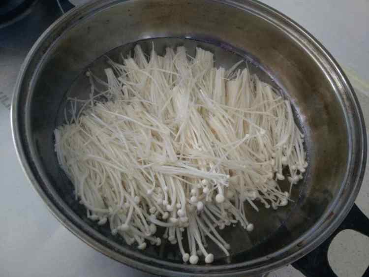 凉拌金针菇
