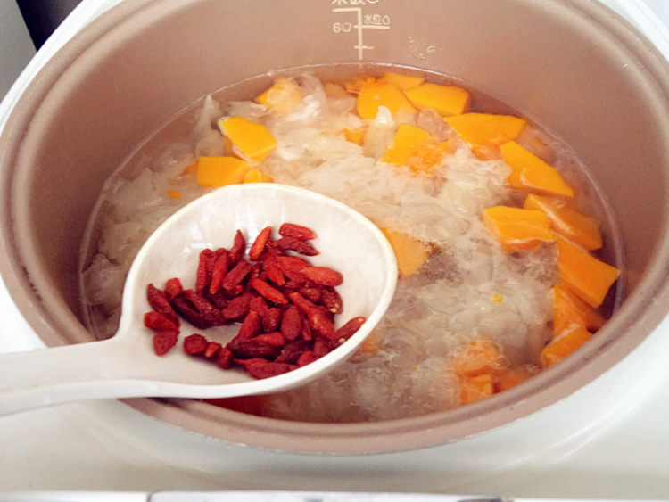 银耳南瓜羹