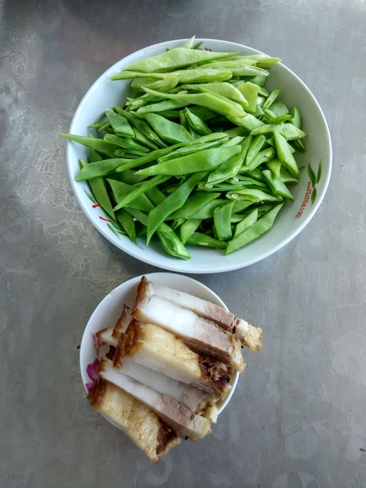 回锅肉炒绿龙豆角