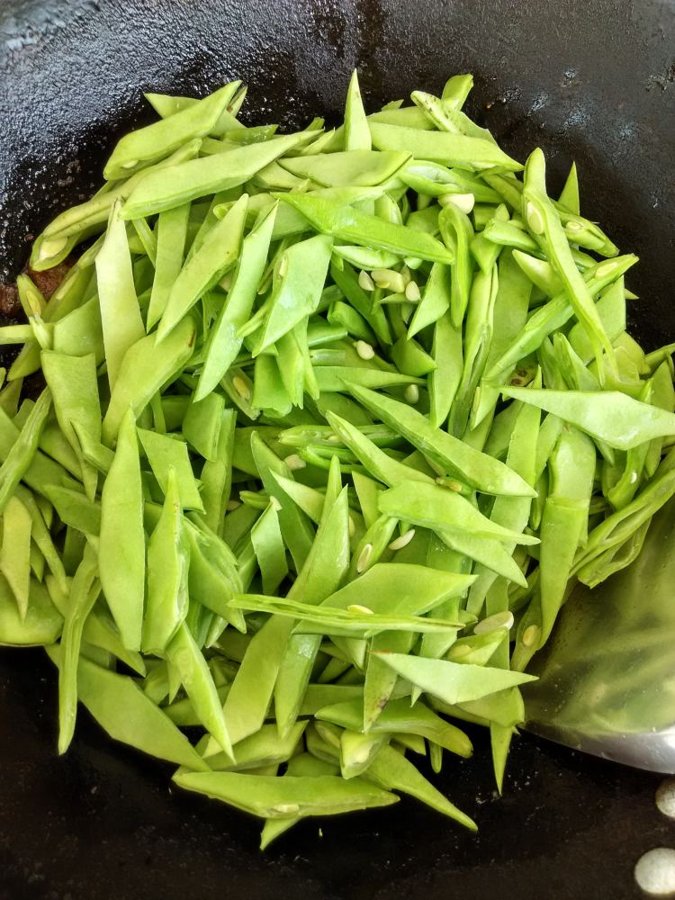 回锅肉炒绿龙豆角